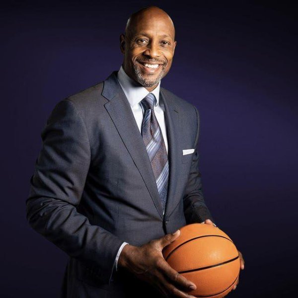 蓝乔配资 造福老年人！热火名宿莫宁建造价值3700万的老年生活社区