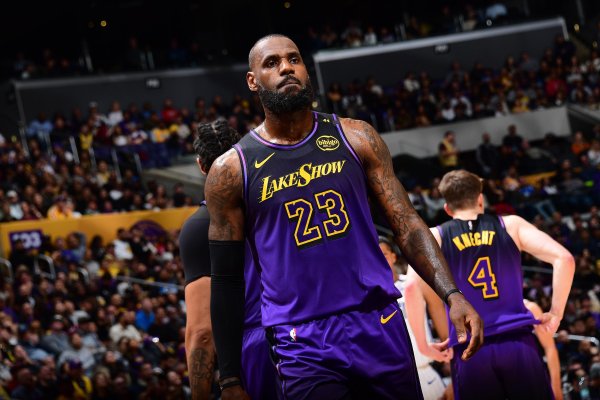 金牛所 文胖：有传言称勒布朗未来可能离开NBA，转投其他联赛